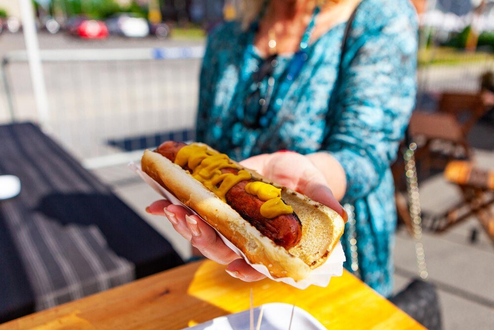 Domowe hot dogi – jak zrobić lepsze niż z budki