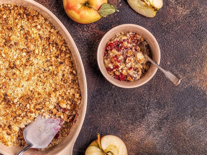 Pieczona owsianka z jabłkiem – pożywne śniadanie z piekarnika
