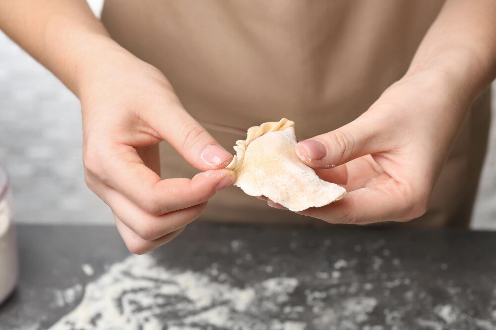 Czy mąka tortowa nadaje się na pierogi – jakie ciasto wyjdzie najlepiej?
