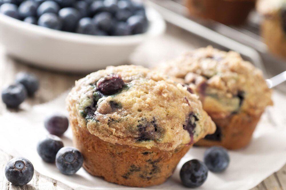 Muffinki z jagodami i kruszonką – idealne do kawy
