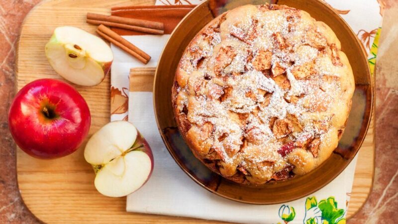 Szarlotka bezglutenowa – przepis na pyszne, domowe ciasto