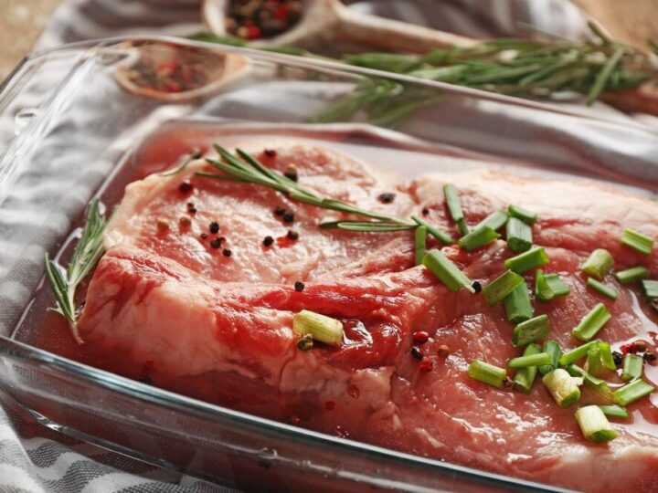 Temperatury i czas gotowania sous vide – praktyczna tabela dla domowych kucharzy