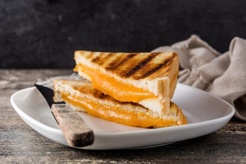 Camembert na grilla – jak podać go pysznie?