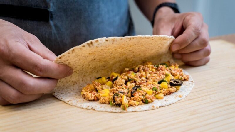 Tortilla z grilla elektrycznego – pomysły na szybki posiłek