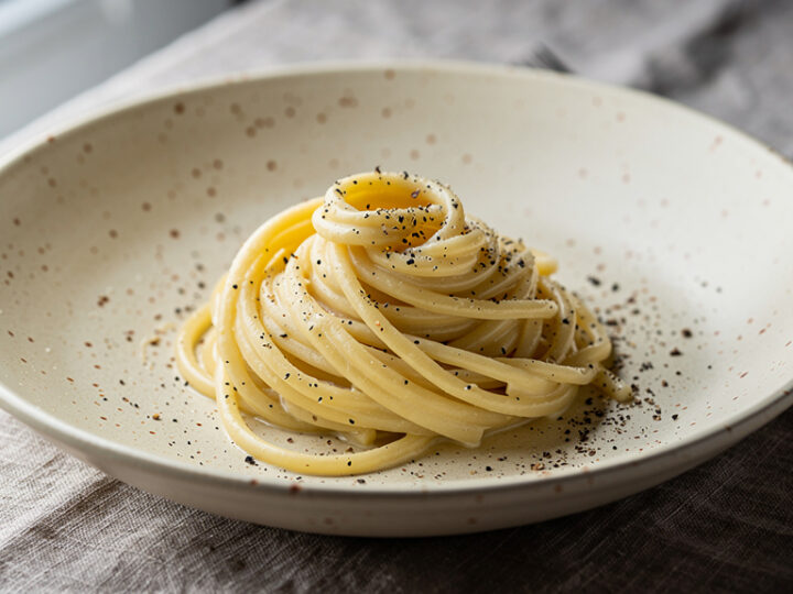 Cacio e pepe – przepis na klasyczny makaron