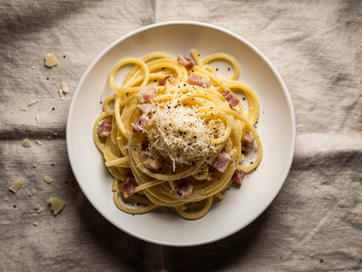 Sos carbonara – przepis na kremowy sos